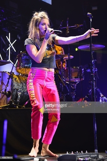 Tove Lo feet photo thumbnail