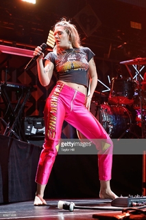 Tove Lo feet photo thumbnail