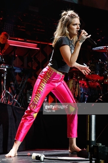 Tove Lo feet photo thumbnail