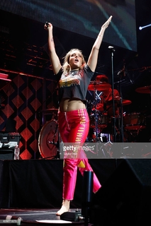 Tove Lo feet photo thumbnail