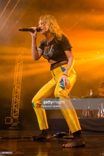 Tove Lo feet photo thumbnail