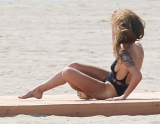 Tove Lo feet photo thumbnail