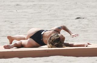 Tove Lo feet photo thumbnail