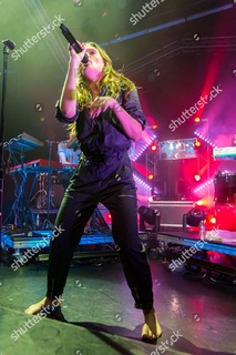 Tove Lo feet photo thumbnail