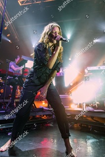 Tove Lo feet photo thumbnail