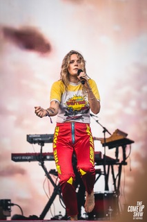 Tove Lo feet photo thumbnail