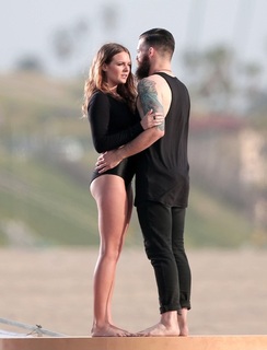 Tove Lo feet photo thumbnail