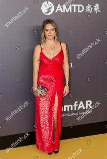 Tove Lo feet photo thumbnail