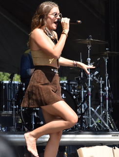 Tove Lo feet photo thumbnail