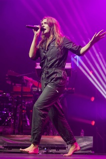 Tove Lo feet photo thumbnail