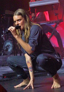 Tove Lo feet photo thumbnail