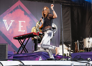 Tove Lo feet photo thumbnail