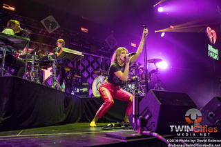 Tove Lo feet photo thumbnail