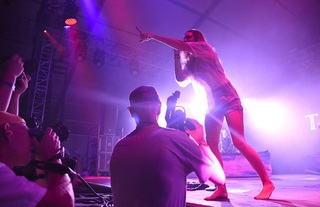 Tove Lo feet photo thumbnail