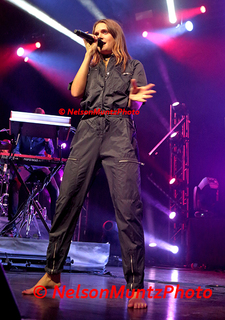 Tove Lo feet photo thumbnail