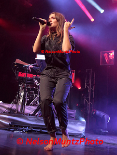 Tove Lo feet photo thumbnail