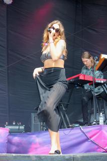 Tove Lo feet photo thumbnail