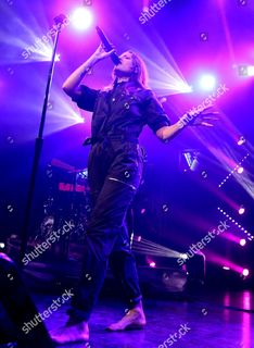 Tove Lo feet photo thumbnail