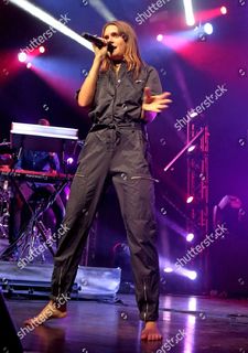 Tove Lo feet photo thumbnail