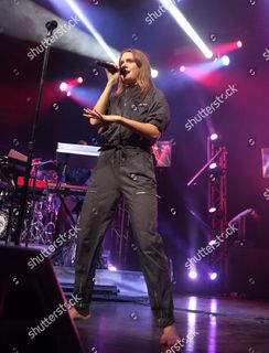 Tove Lo feet photo thumbnail