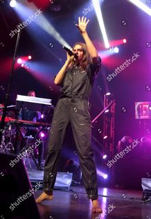 Tove Lo feet photo thumbnail