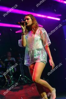 Tove Lo feet photo thumbnail