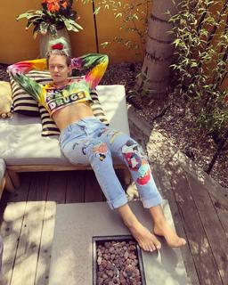 Tove Lo feet photo thumbnail