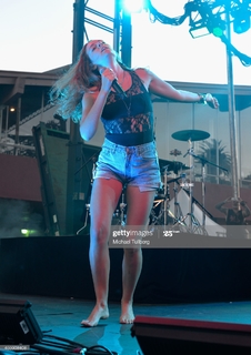 Tove Lo feet photo thumbnail