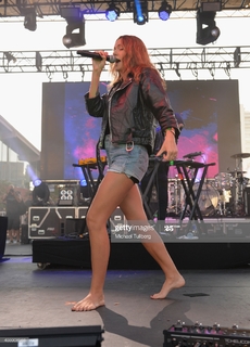 Tove Lo feet photo thumbnail