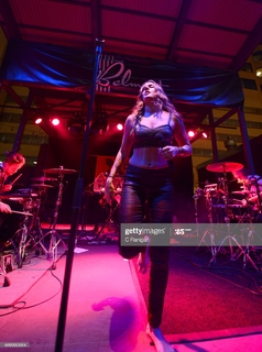 Tove Lo feet photo thumbnail