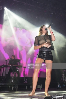 Tove Lo feet photo thumbnail