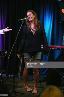 Tove Lo feet photo thumbnail