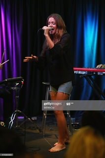 Tove Lo feet photo thumbnail