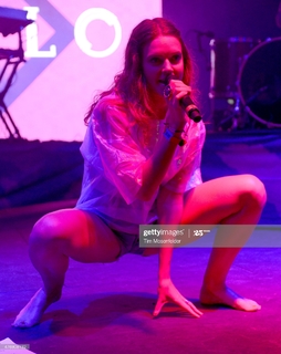 Tove Lo feet photo thumbnail