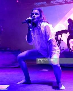 Tove Lo feet photo thumbnail