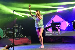Tove Lo feet photo thumbnail
