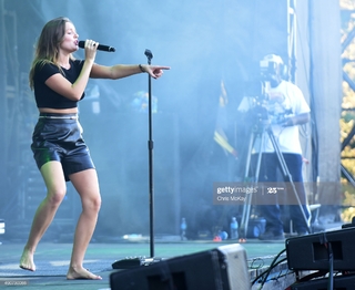 Tove Lo feet photo thumbnail