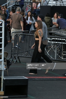 Tove Lo feet photo thumbnail