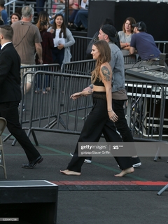 Tove Lo feet photo thumbnail