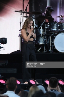Tove Lo feet photo thumbnail