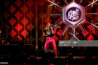 Tove Lo feet photo thumbnail