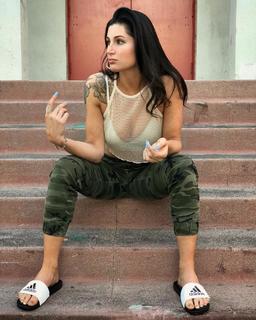 Trace Lysette feet photo 13