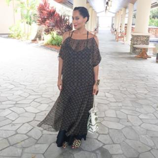 Tracee Ellis Ross feet photo thumbnail