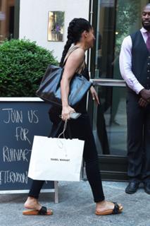 Tracee Ellis Ross feet photo thumbnail