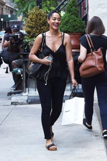 Tracee Ellis Ross feet photo thumbnail
