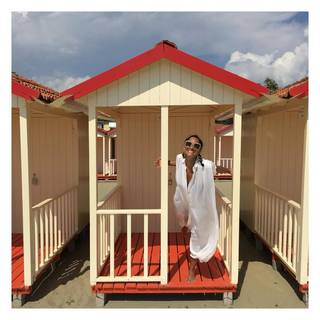Tracee Ellis Ross feet photo thumbnail