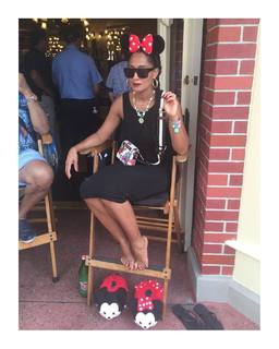 Tracee Ellis Ross feet photo thumbnail