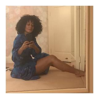 Tracee Ellis Ross feet photo thumbnail