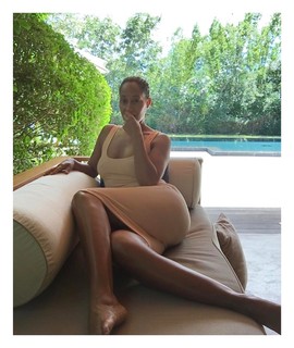 Tracee Ellis Ross feet photo thumbnail