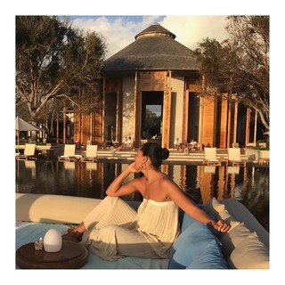 Tracee Ellis Ross feet photo thumbnail